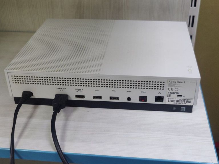 Дешево Microsoft Xbox One S 1TB з ломбарду
