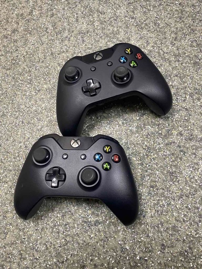 Оголошення Microsoft Xbox One X 1TB White Б/У