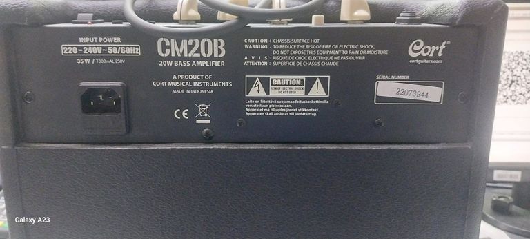 Купити Cort cm20b Б/У