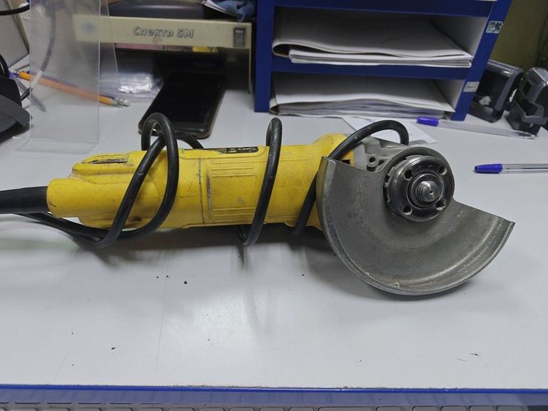 Оголошення Dewalt DWE4057 Б/У