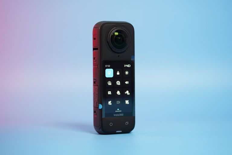 Дешево Insta360 X4 8K Standard Bundle (CINSABMA) з ломбарду