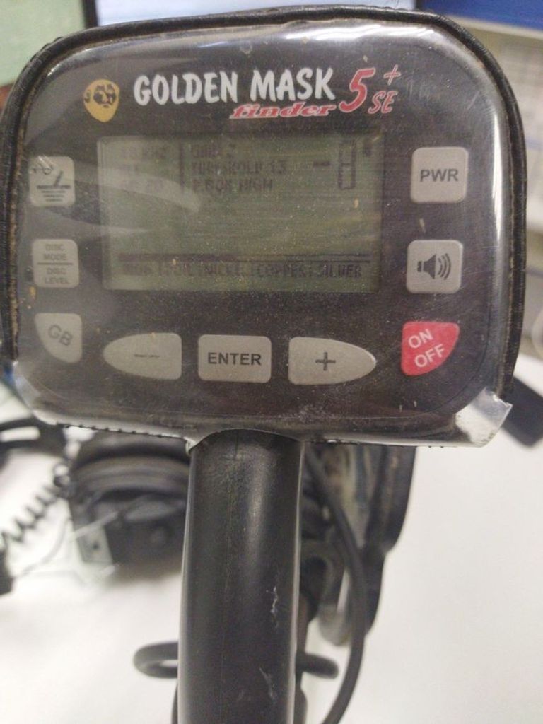 Оголошення Golden Mask 6 Б/У