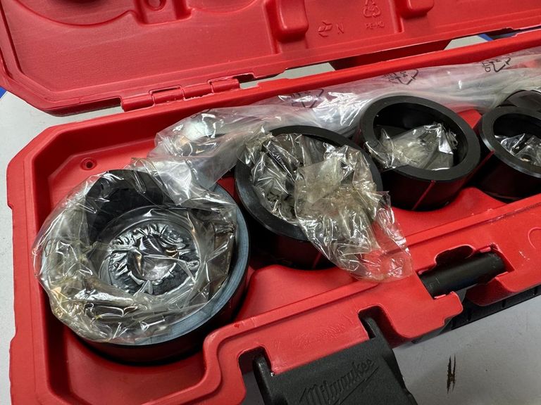 Распродажа Milwaukee 49-16-2694, продавец Техноскарб