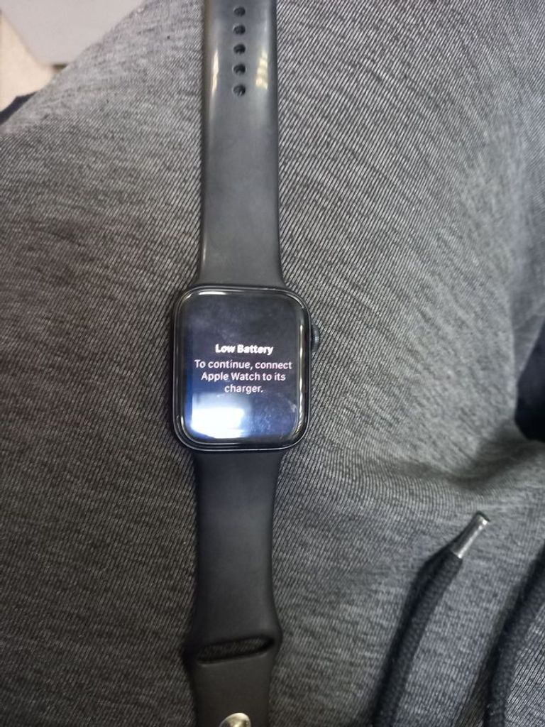 Дешево Apple watch se gps 44mm aluminum case з ломбарду