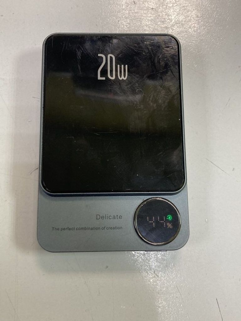 Купити Power Bank q9 5000mah 20w magsafe Б/У