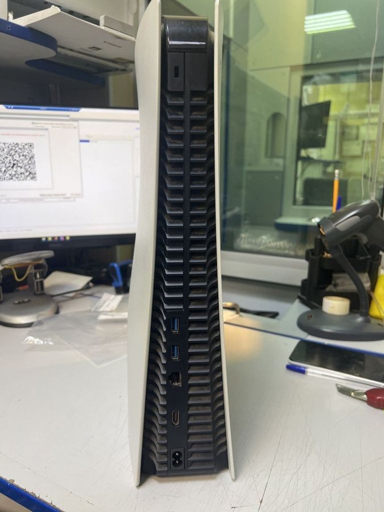 Дешиво Sony PlayStation 5 825GB с ломбарда