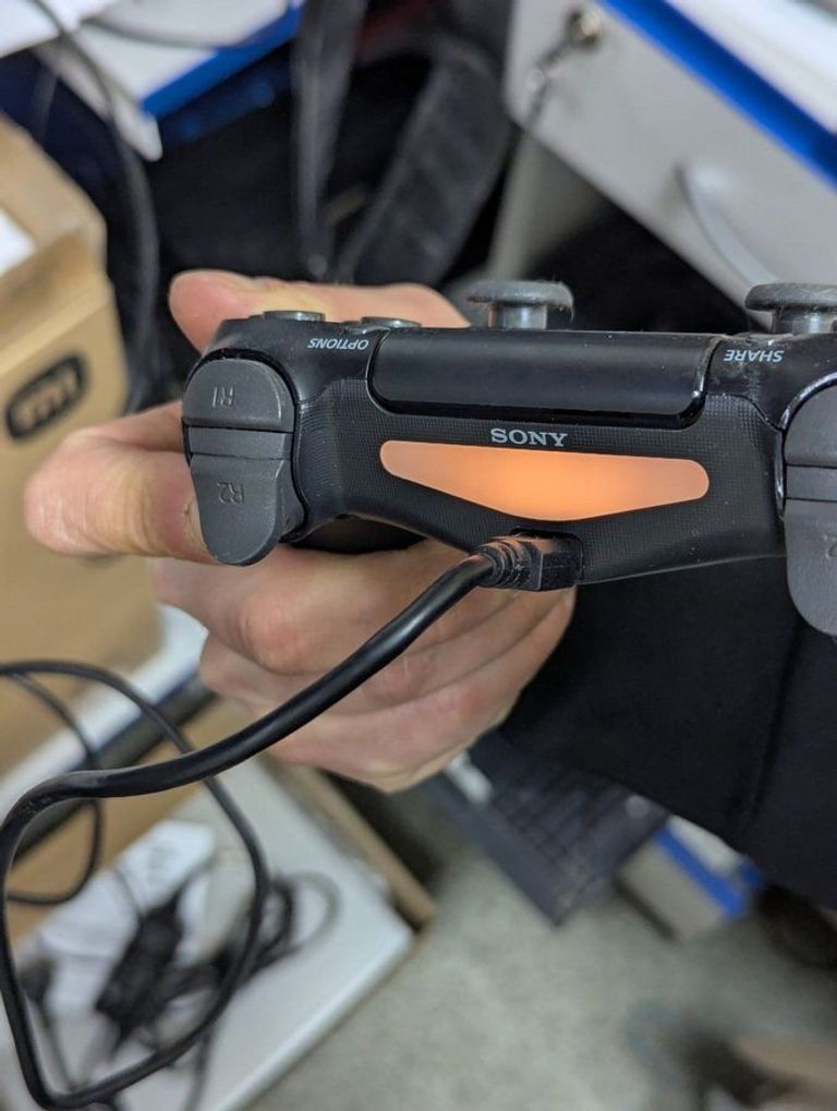 Дешево Sony dualshock 4 v2 з ломбарду