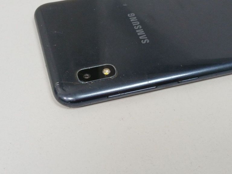 Розпродаж Samsung a105f galaxy a10 2/32gb, продавець Техноскарб