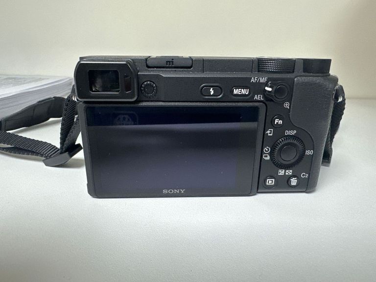 Дешево Sony alpha a6400 + selp1650 e 3.5-5.6/pz 16-50 oss з ломбарду