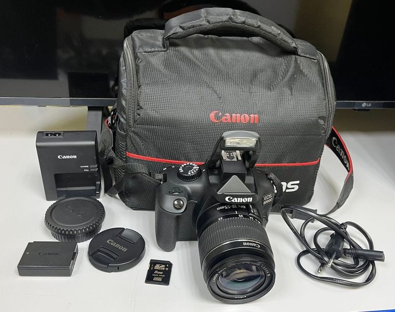 Купить Canon eos 4000d + ef-s 18-55mm macro 0-25m 0,8ft Б/У