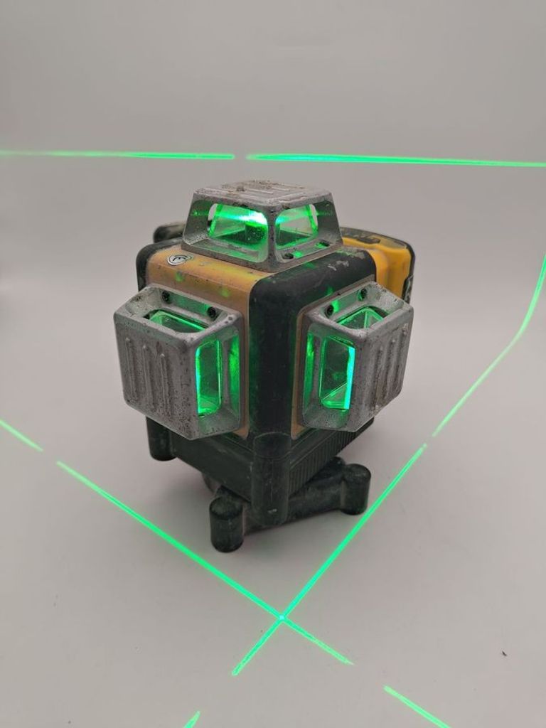 Купити Dewalt Копія dce089d1g Б/У