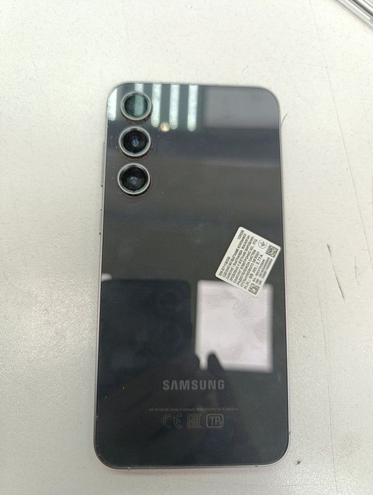 Оголошення Samsung galaxy s23 fe sm-s711b 8/128gb Б/У