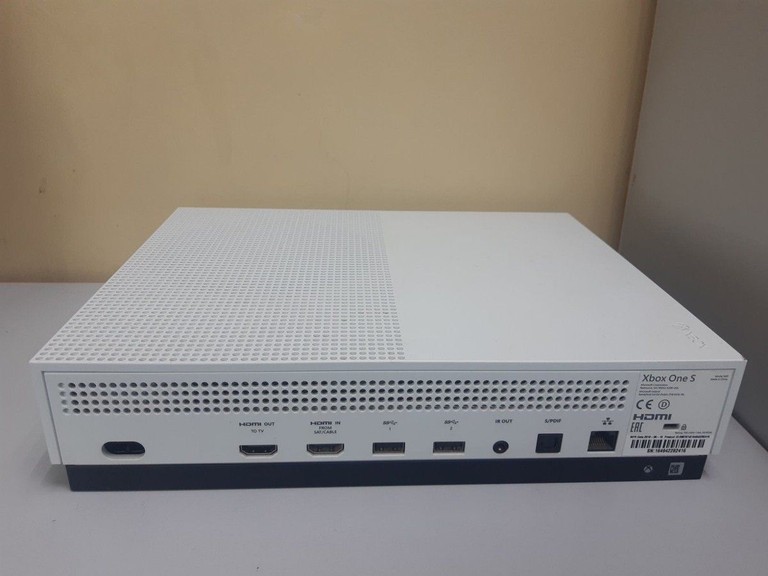 Дешиво Microsoft Xbox One S 500GB с ломбарда