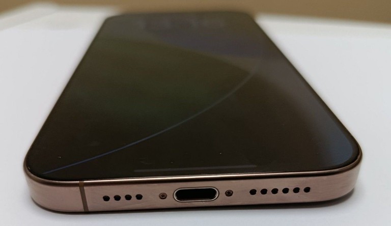 Apple iphone 16 pro max 256gb Код:01-200929348. Зображення 8