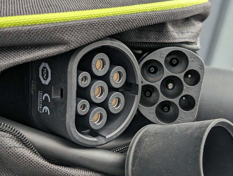 Дешево MEAC-S-016A-V1P1 — Type 2 3.6 kW 16 A 5M кабель для заряджання EV PHEV TUV. з ломбарду