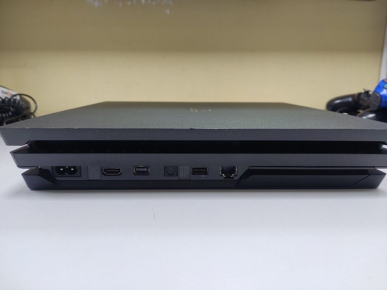 Дешево Sony playstation 4 pro 1tb з ломбарду