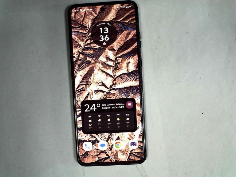 Дешиво Motorola razr plus 2023 8/256gb с ломбарда