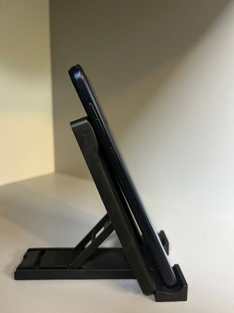 Дешиво Motorola moto e13 8/128gb xt2345-3 с ломбарда