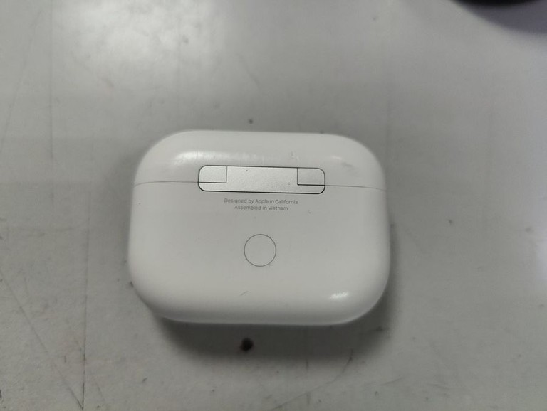 Дешево Apple airpods pro 2nd generation with magsafe charging case usb-c з ломбарду