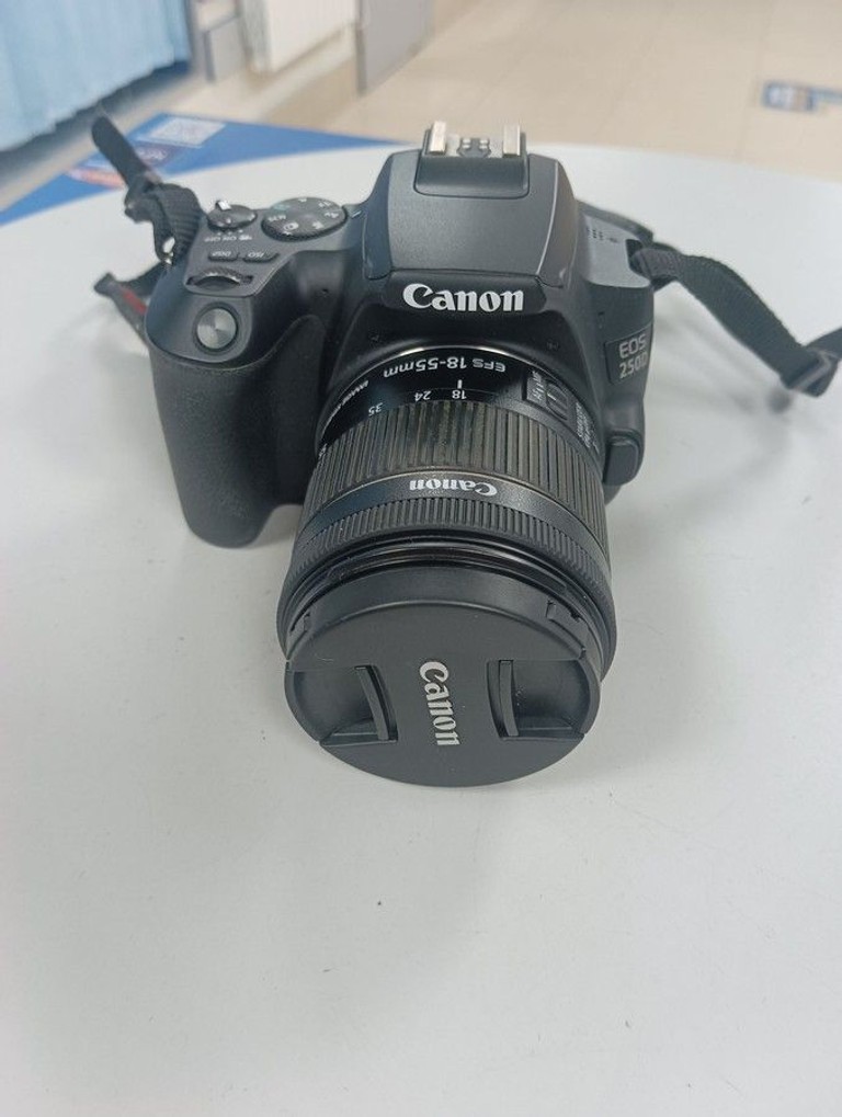 Купить Canon eos 250d kit 18-55mm ef-s is stm Б/У