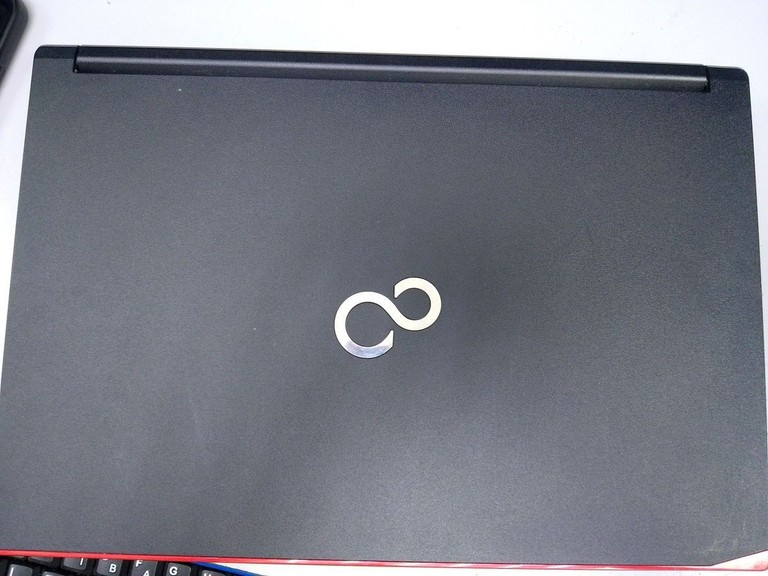 Дешево Fujitsu 13/core i5 6200u ddr3/8gb ddr3/hdd *відсутній/ssd 128 gb/*інтегрована з ломбарду
