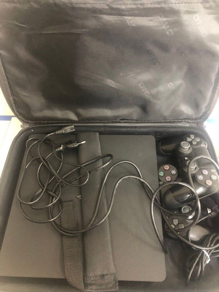 Дешево Sony playstation 4 slim 500gb / 2 геймпади з ломбарду