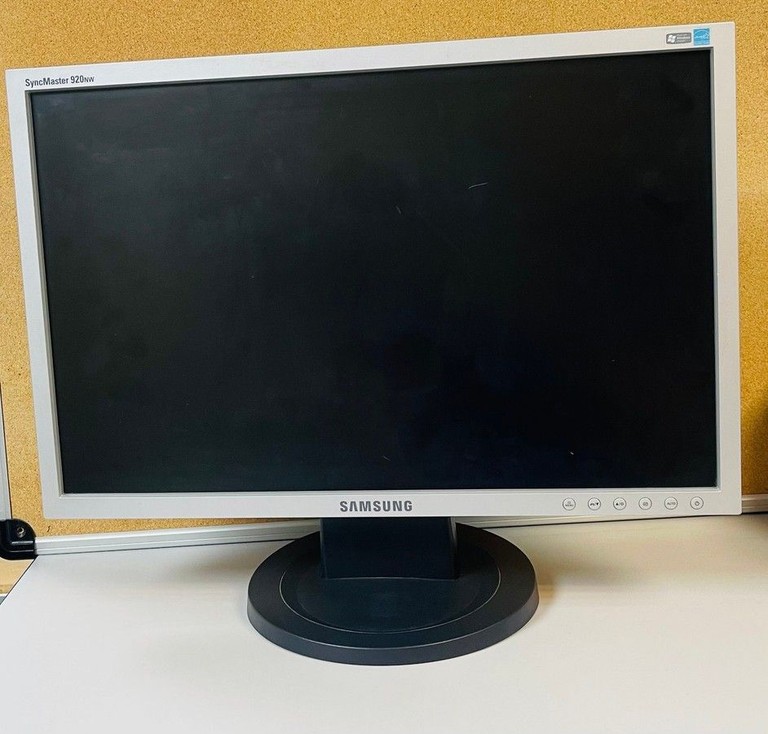Купити Samsung 920nw Б/У