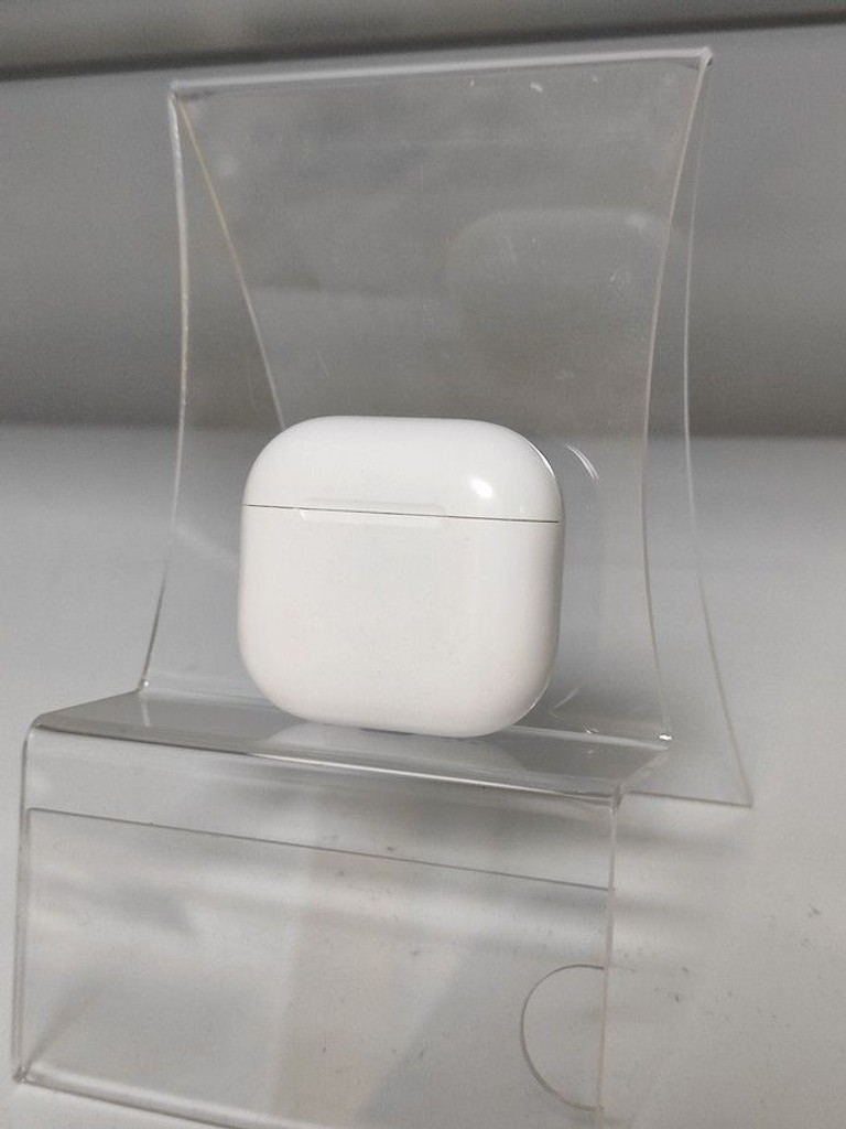 Оголошення Apple airpods 4 with active noise cancellation Б/У