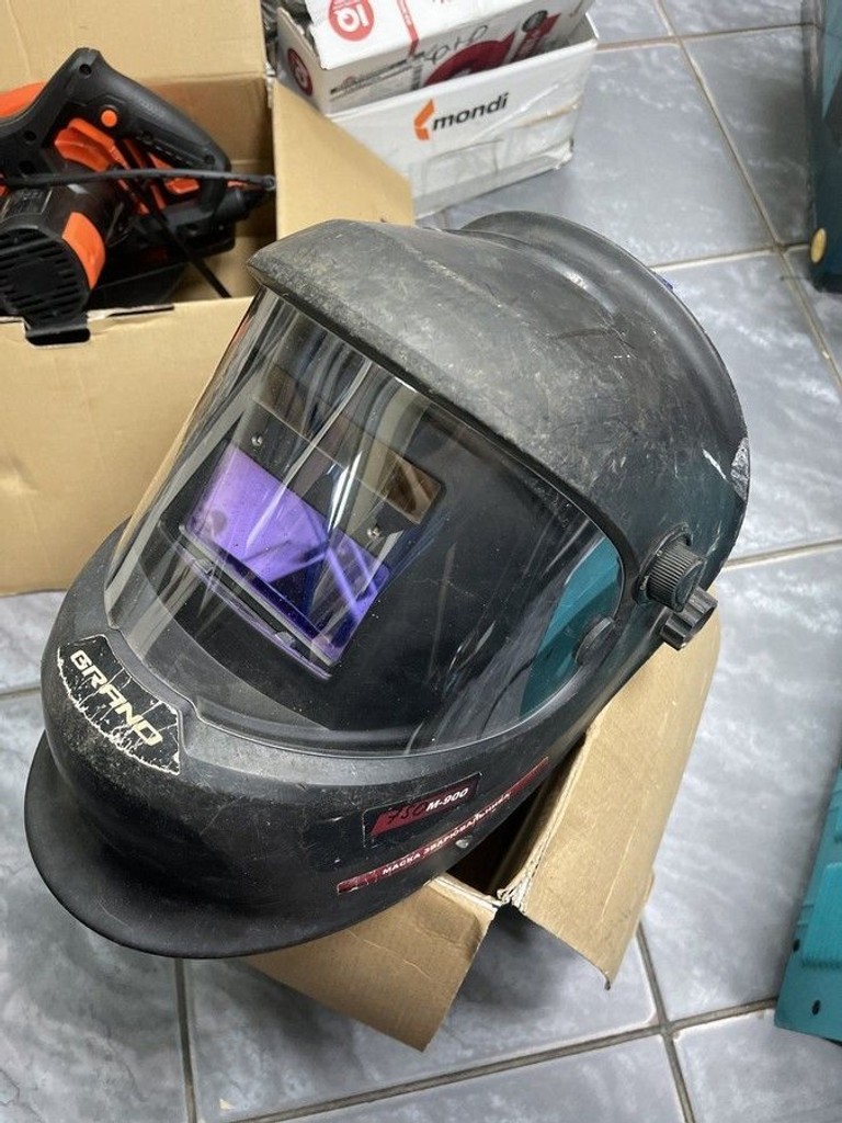 Купити Grand M-900 Б/У