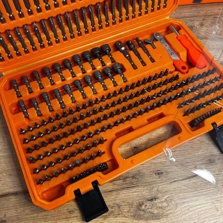 Дешево Amartisan з тріскачкою та подовжувачами 258 предметів у кейсі з ломбарду