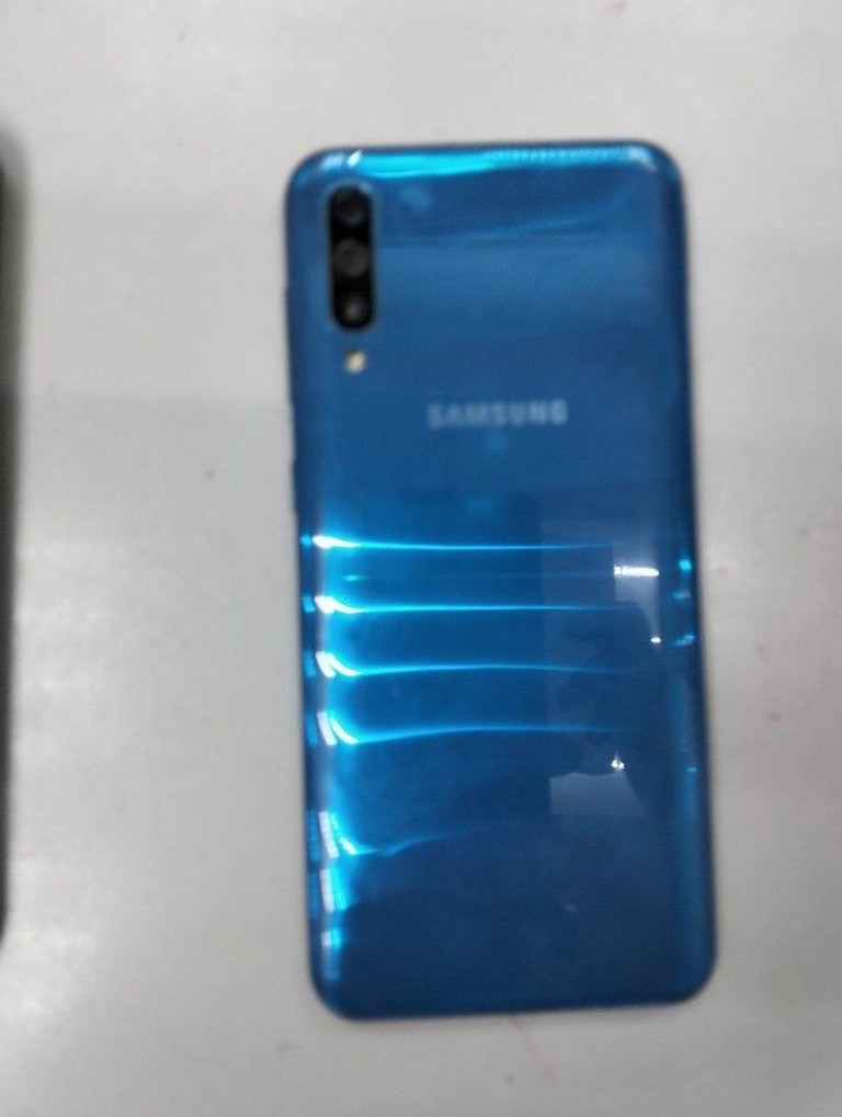 Объявление Samsung galaxy a50 sm-a505fn 4/64gb Б/У