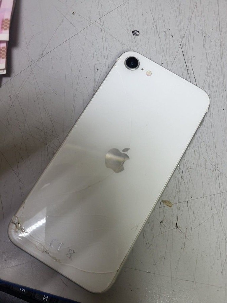 Дешиво Apple iPhone SE 2020 64GB Black Slim Box (MHGP3) с ломбарда