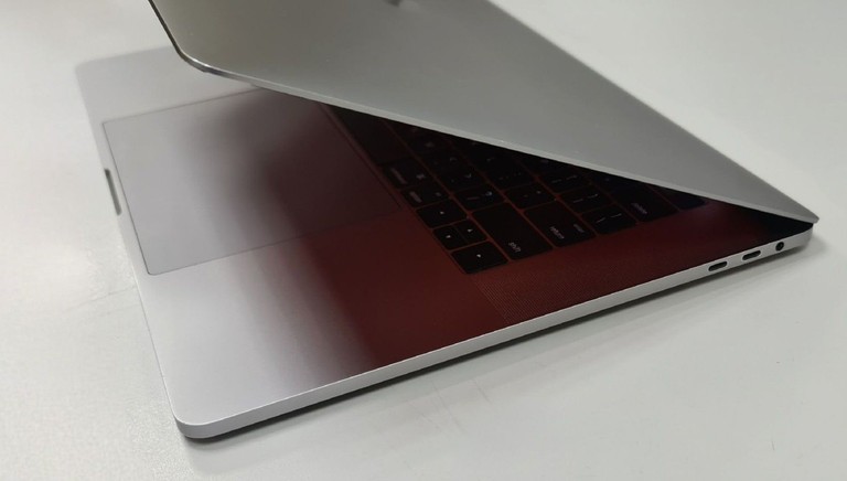 Apple macbook pro a1707/екр. 15.4 core i7 2,9ghz/ ram16gb/ ssd512gb/intel hd graphics 630/touch bar Код:01-201159208. Зображення 7
