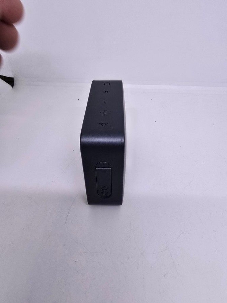 Оголошення Jbl go essential Б/У