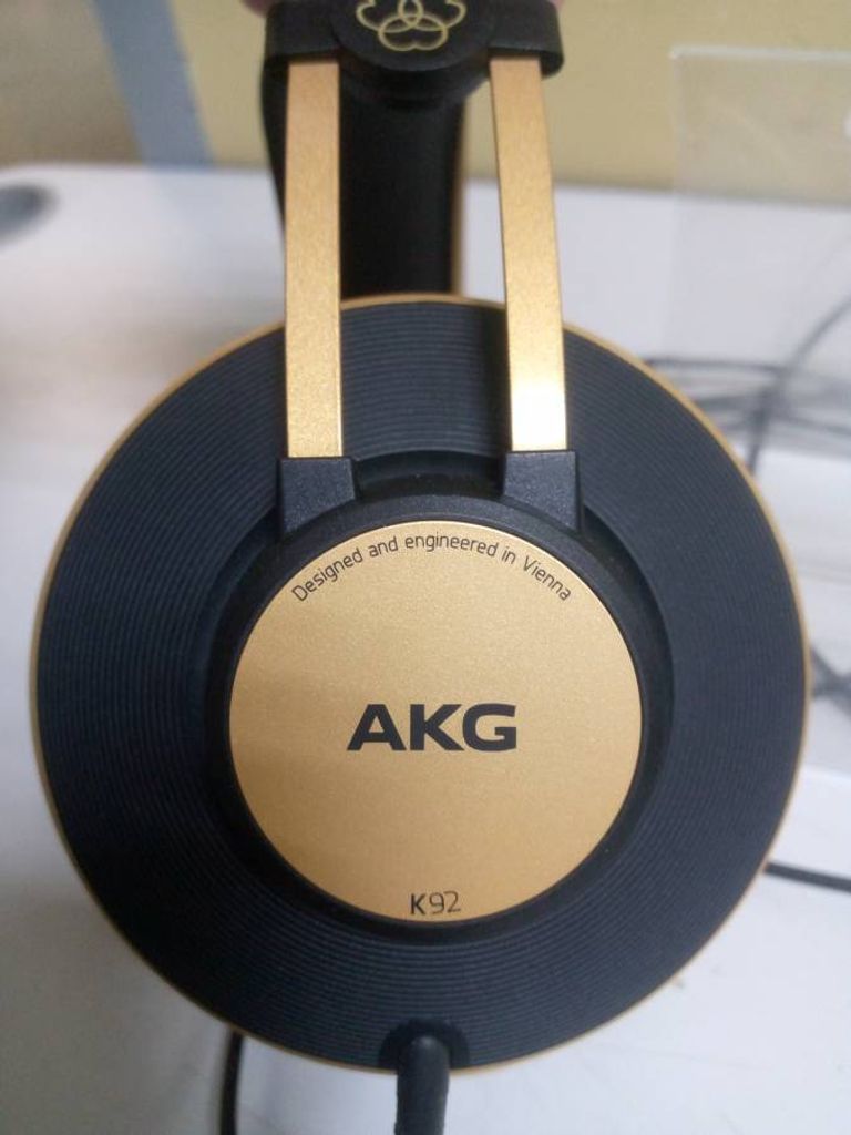 Akg K92