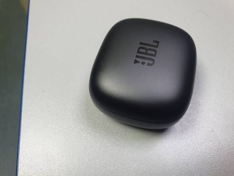 Дешиво Jbl live pro 2 с ломбарда