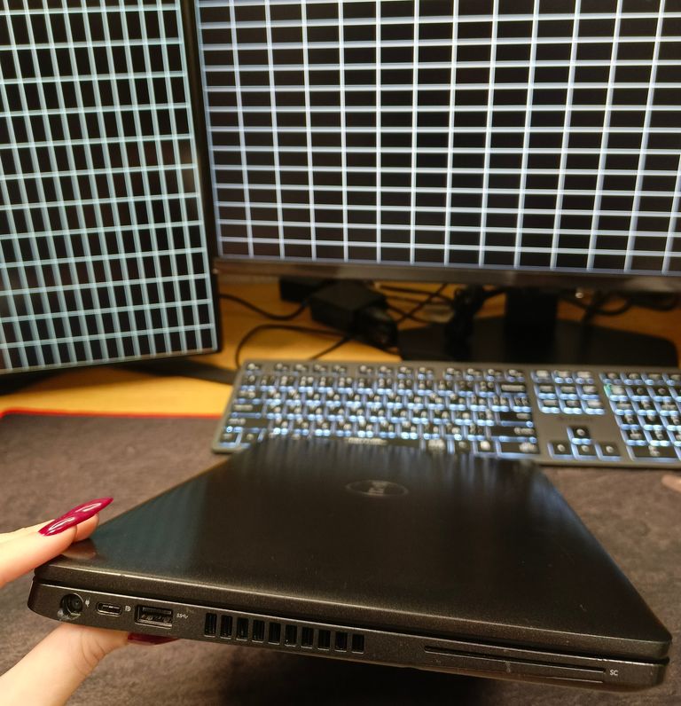 Дешево Dell Latitude 5400 (N027L540014ERC_W10) з ломбарду