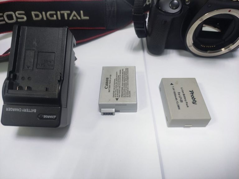 Canon eos 550d body Код:01-200481772. Зображення 9