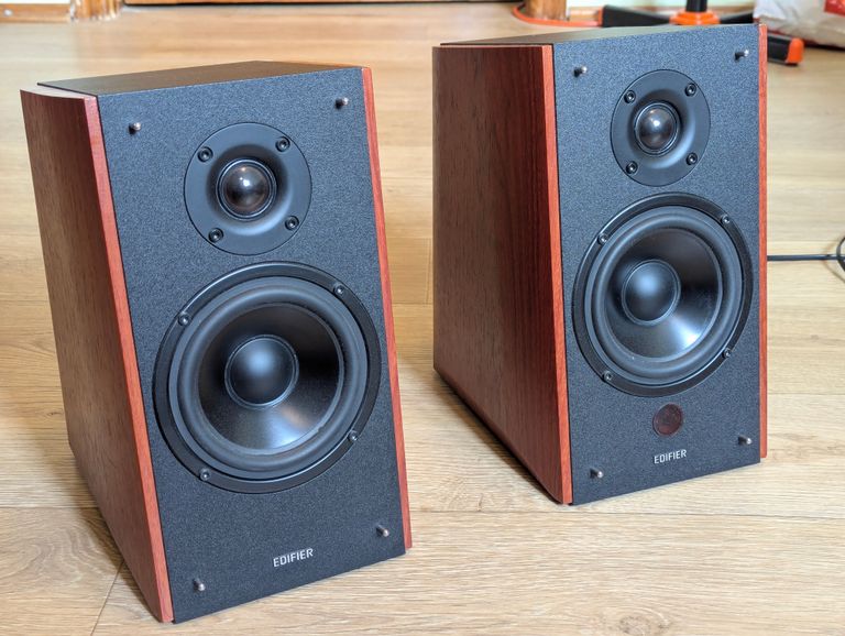 Купить Edifier R1900TV 2.0 120Вт Б/У