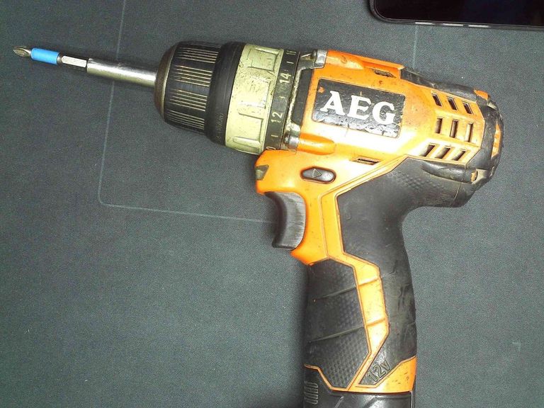 Купить AEG BS 12 C2 LI Б/У