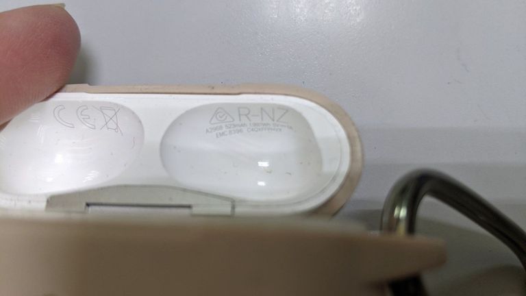 Дешиво Apple airpods pro 2nd generation with magsafe charging case usb-c с ломбарда