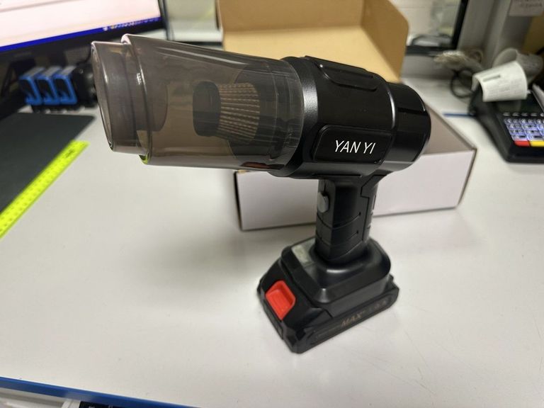 Дешево Yan Yi без моделі з ломбарду