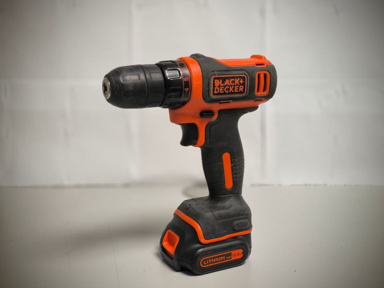 Дешиво Black&Decker bdcdd12 2акб + зп с ломбарда