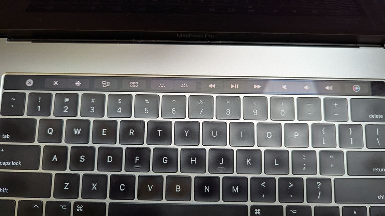 Apple macbook pro a1707/15.4/core i7 2,8ghz/ram16gb/ssd256gb/amd radeon pro555 2gb Код:01-200610132. Изображение 19