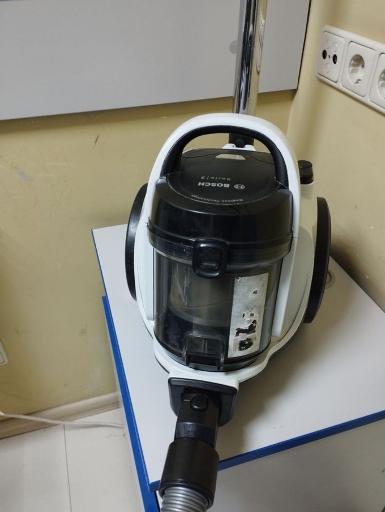 Купить Bosch Serie 2 BGS05A225 Б/У