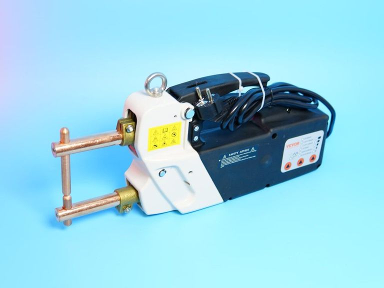 Дешиво Vevor 230В 14 кВА с ломбарда