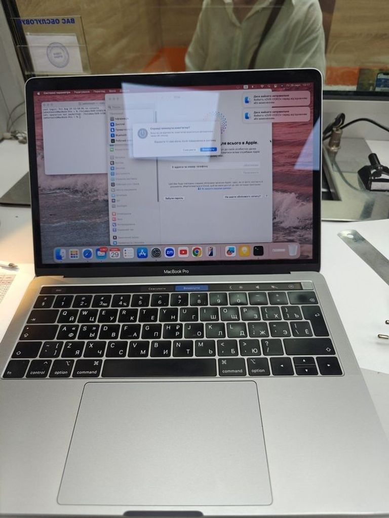 Купити Apple macbook pro 2019 a2159 13,3" core i5 1,4ghz/ram8gb/ssd128gb/intel iris plus graphics 645 Б/У