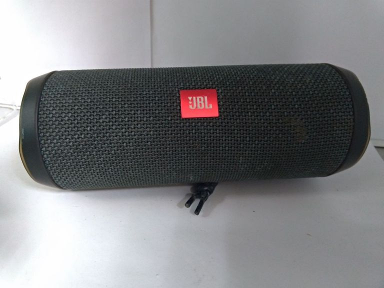 Купити Jbl flip essential 2 Б/У