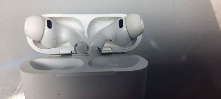 Розпродаж AirPods Pro 3, продавець Техноскарб