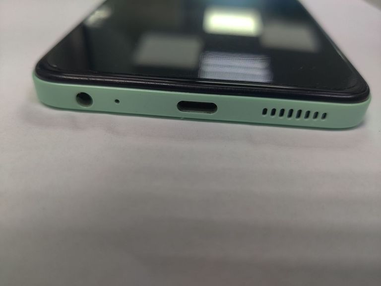 Дешиво Zte Nubia V70 Max 6/128GB Gray с ломбарда